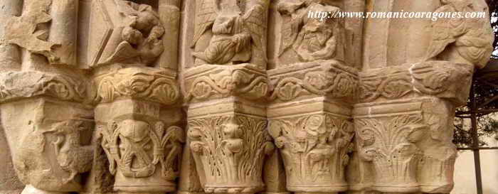 CAPITELES DEL LADO IZQUIERDO DE LA PORTADA